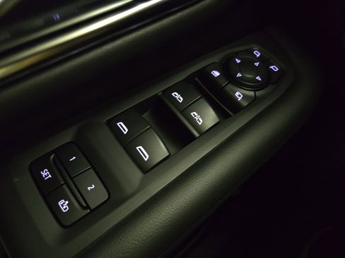 Used 2024 Chevrolet Tahoe Z71 w/ Luxury Package AWD/4WD image 28