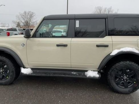New 2025 Ford Bronco Outer Banks w/ Black Appearance Package image 5