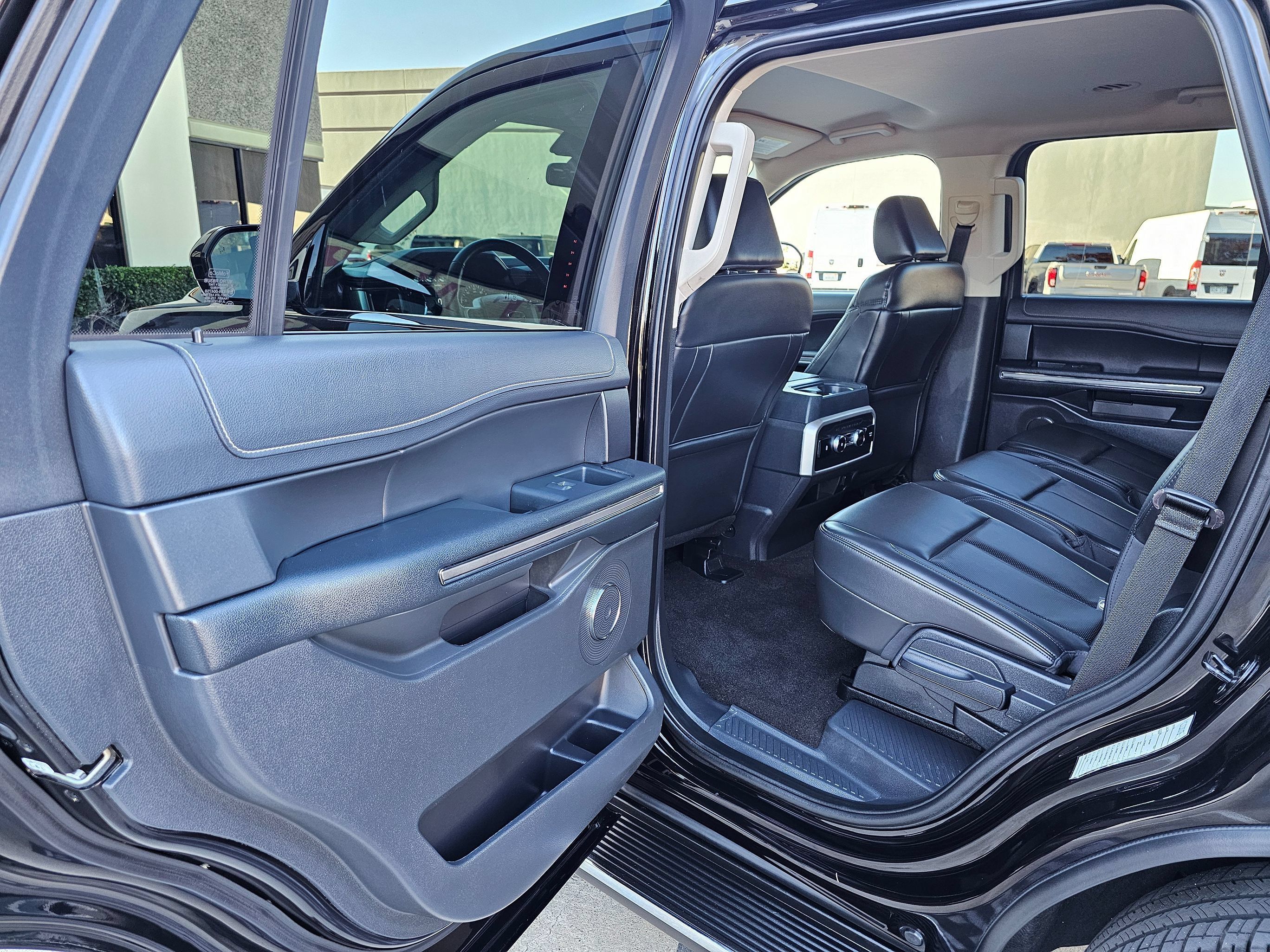 Used 2022 Ford Expedition XLT AWD/4WD image 18
