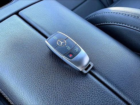 Used 2024 Mercedes-Benz GLE 350 4MATIC image 38