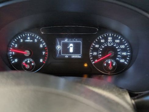 Used 2016 Kia Sorento LX image 6