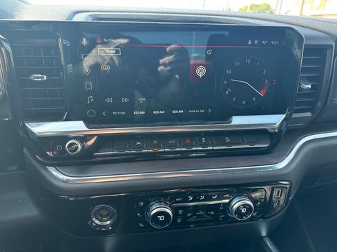 Used 2023 GMC Sierra 1500 SLT AWD/4WD image 11