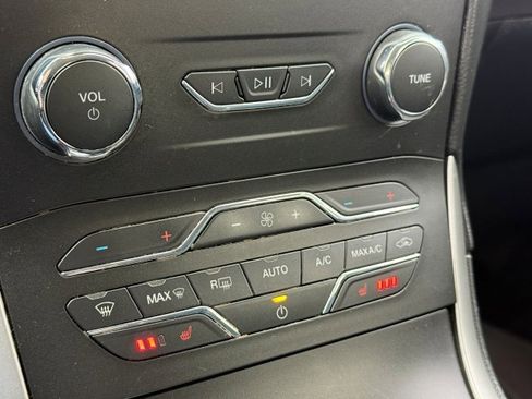 Used 2020 Ford Edge SEL w/ Convenience Package image 32