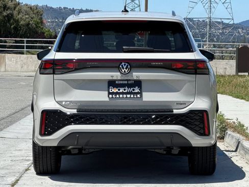 New 2026 Volkswagen Tiguan SEL R-Line AWD/4WD image 5