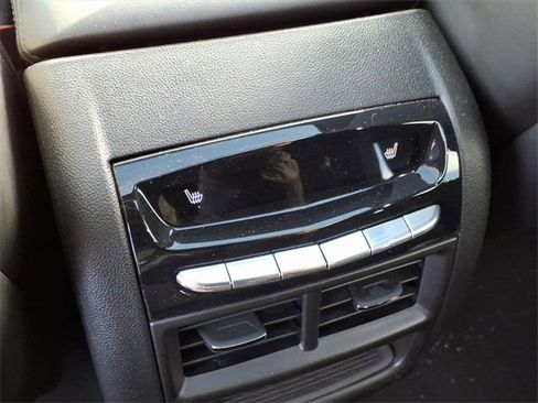 Used 2019 Cadillac XT5 Platinum image 11