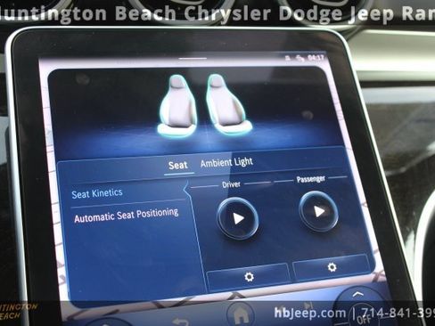 Used 2024 Mercedes-Benz C 300 Sedan image 25