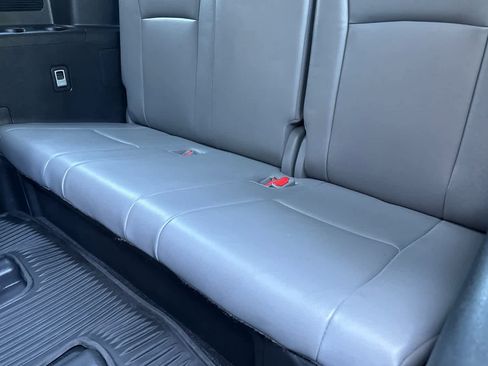 Used 2023 Toyota Highlander XLE image 16