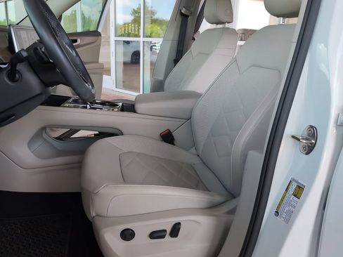 Used 2025 Volkswagen Atlas SE AWD/4WD image 13