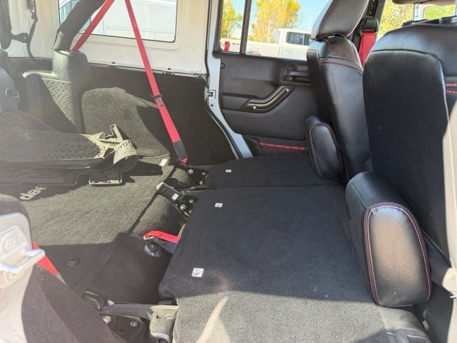 Used 2017 Jeep Wrangler Unlimited Rubicon AWD/4WD image 33