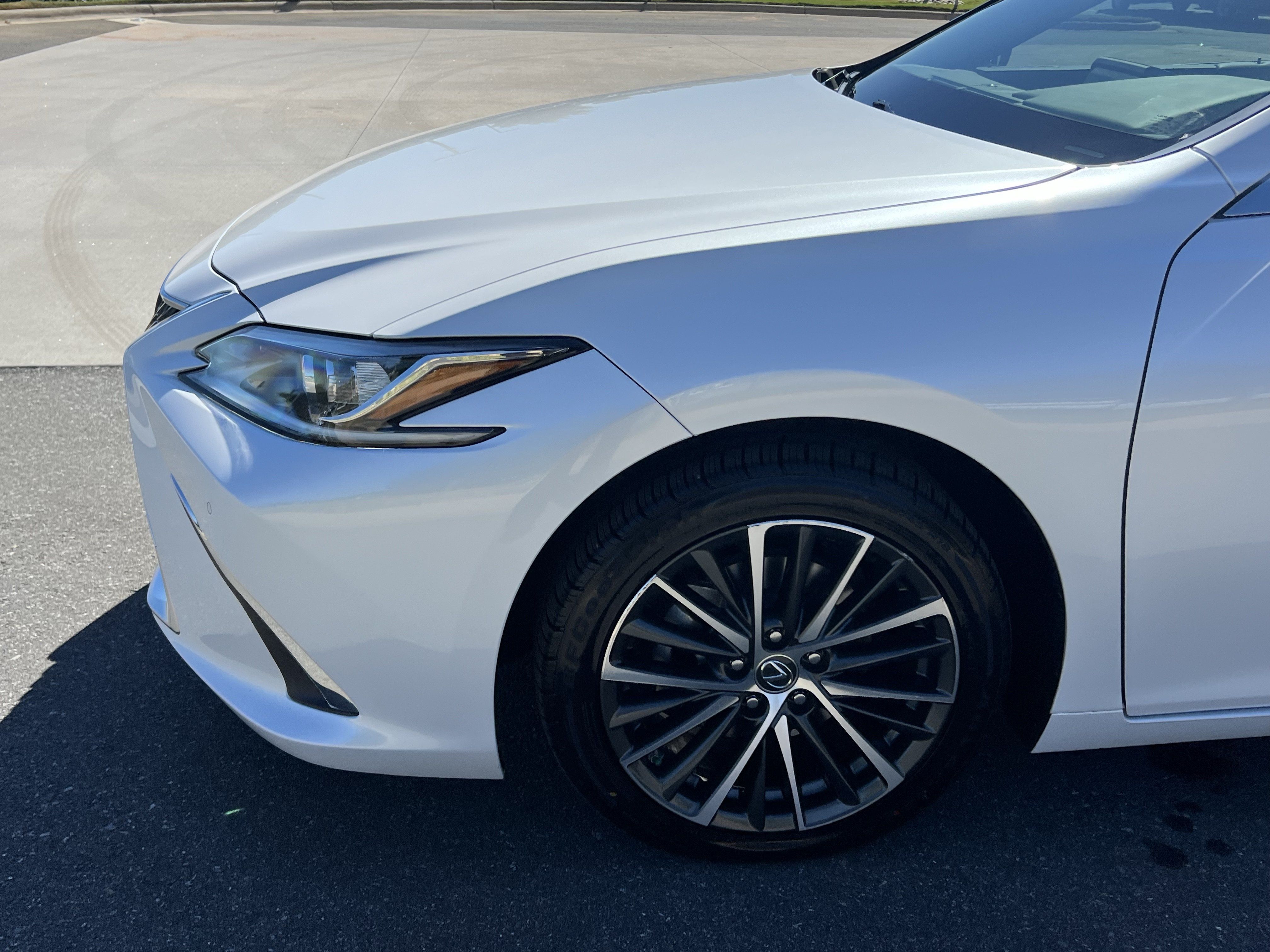 Used 2024 Lexus ES 350 w/ Premium Package FWD image 12