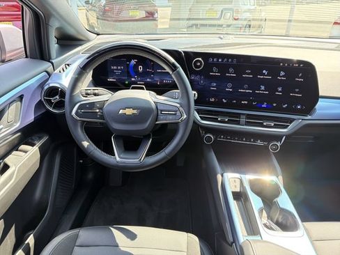 Used 2024 Chevrolet Equinox EV LT w/ Active Safety Package 3 AWD/4WD image 16