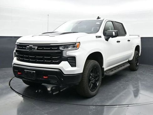 Used 2024 Chevrolet Silverado 1500 LT Trail Boss w/ LT Trail Boss Premium Package AWD/4WD image 5