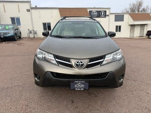 Used 2013 Toyota RAV4 LE image 2