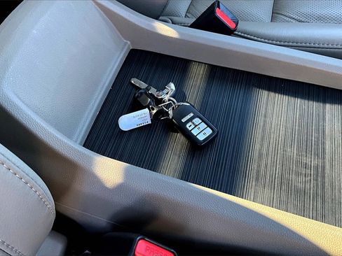 Used 2021 Honda Pilot Elite image 16