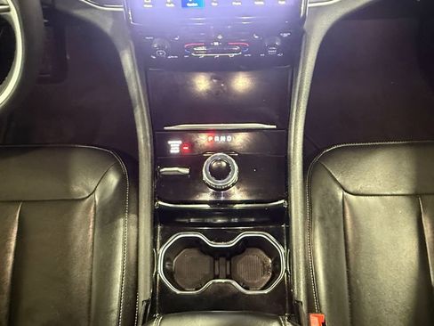 Used 2023 Jeep Grand Cherokee L Limited AWD/4WD image 15