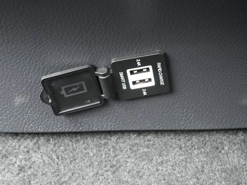 Used 2023 Toyota Camry SE FWD image 17