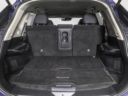 Used 2019 Nissan Rogue SV image 39