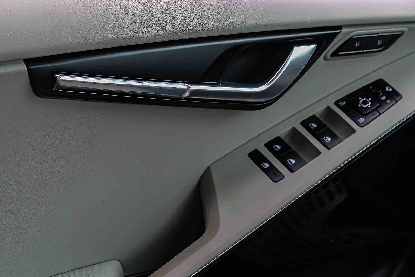 Certified 2025 Kia Niro Wave w/ Wave Preserve Package FWD image 15