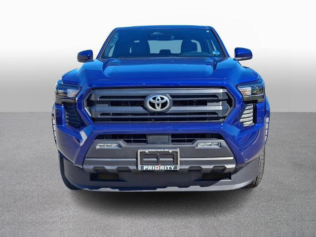Used 2025 Toyota Tacoma SR5 AWD/4WD image 2