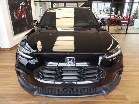 Used 2023 Honda HR-V Sport image 2