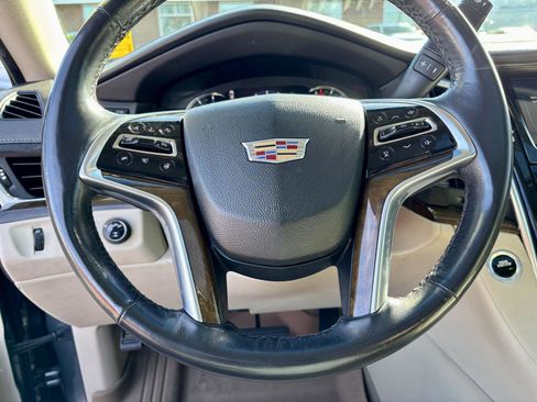 Used 2018 Cadillac Escalade Luxury image 44