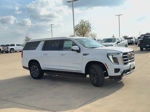 New 2026 GMC Yukon XL Elevation image 2