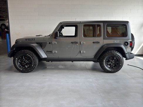 Used 2021 Jeep Wrangler Unlimited Sport AWD/4WD image 2