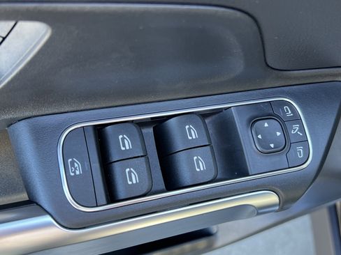 Certified 2025 Mercedes-Benz GLB 250 4MATIC image 15