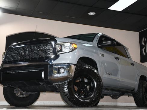 Used 2019 Toyota Tundra SR5 w/ SR5 Upgrade Package AWD/4WD image 84