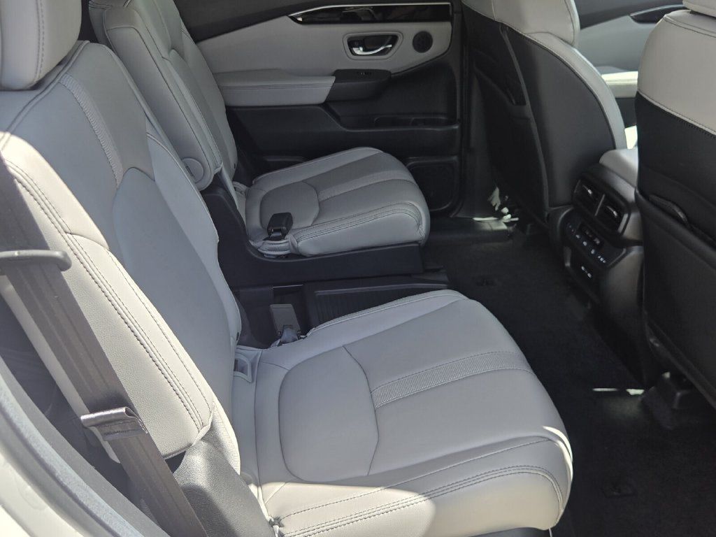 Used 2024 Honda Pilot EX-L image 16