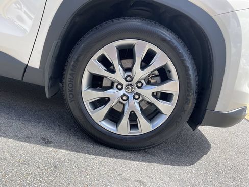 Certified 2024 Toyota Grand Highlander AWD image 11