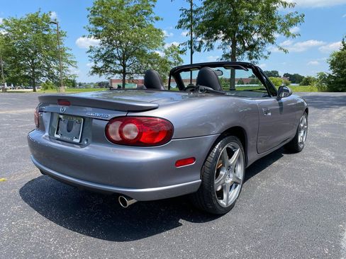 Used 2004 MAZDA MX-5 Miata MAZDASPEED w/ Grand Touring Pkg RWD image 9