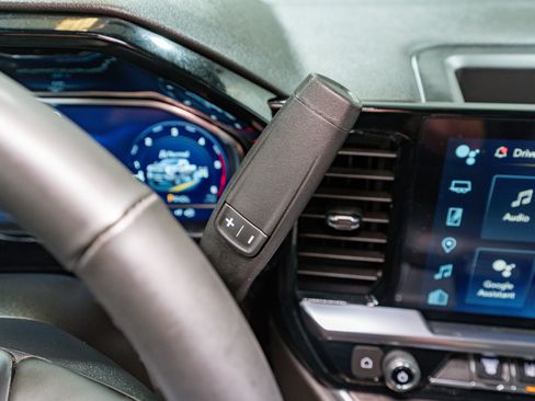 Used 2024 Chevrolet Silverado 2500 LTZ w/ LTZ Premium Package image 32