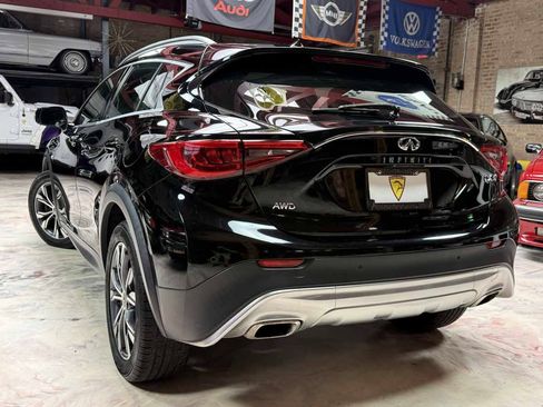 Used 2018 INFINITI QX30 Premium w/ Navigation Package AWD/4WD image 4