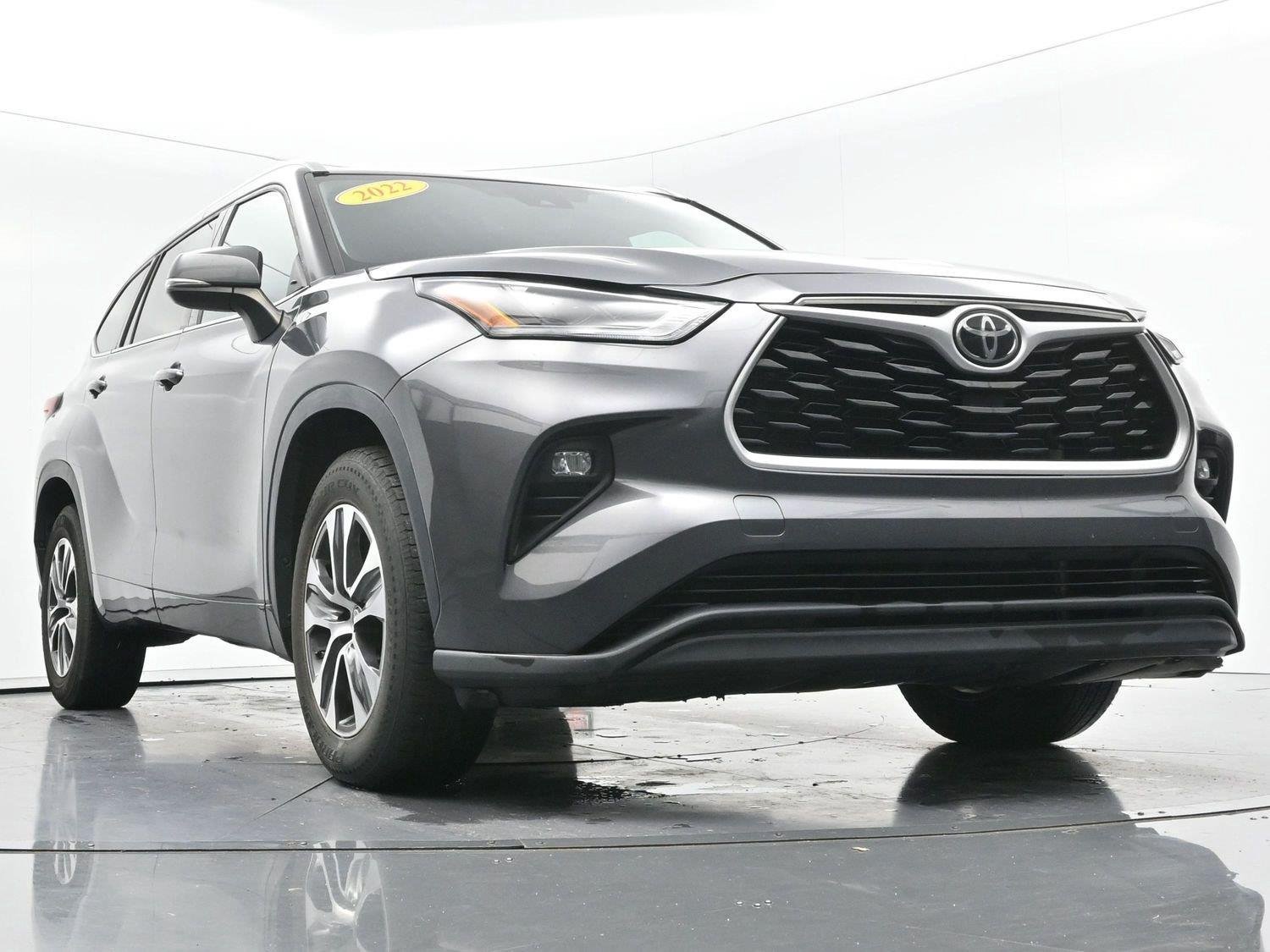 Used 2022 Toyota Highlander XLE FWD image 53