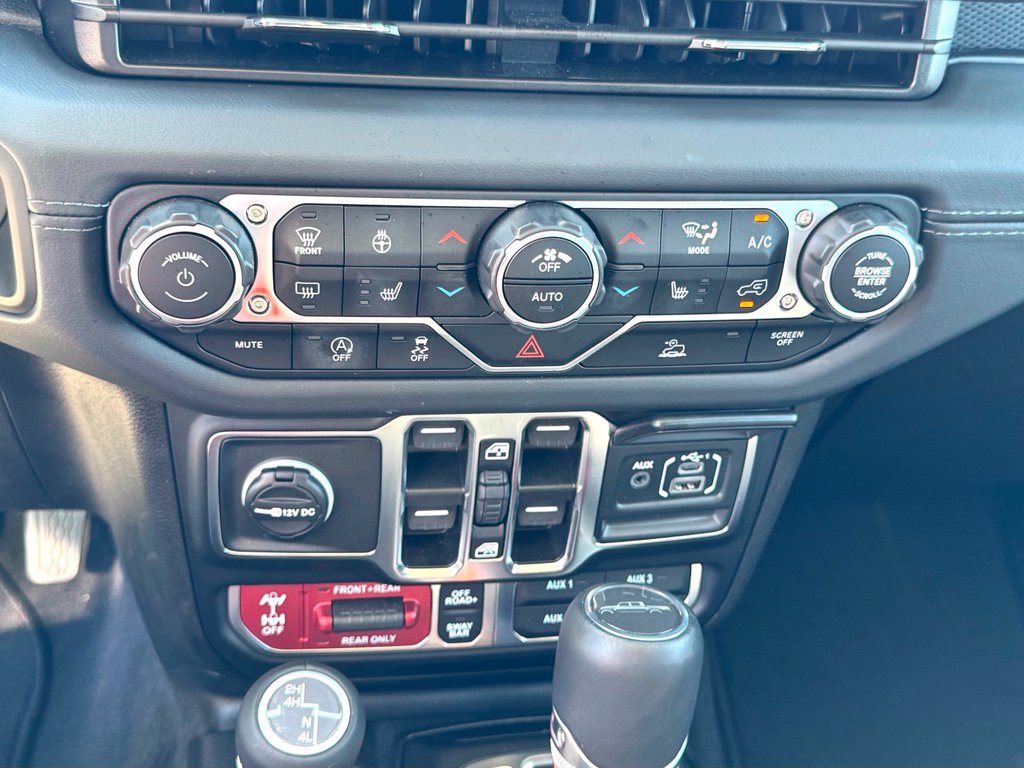 Used 2025 Jeep Gladiator Rubicon w/ Convenience Group AWD/4WD image 35
