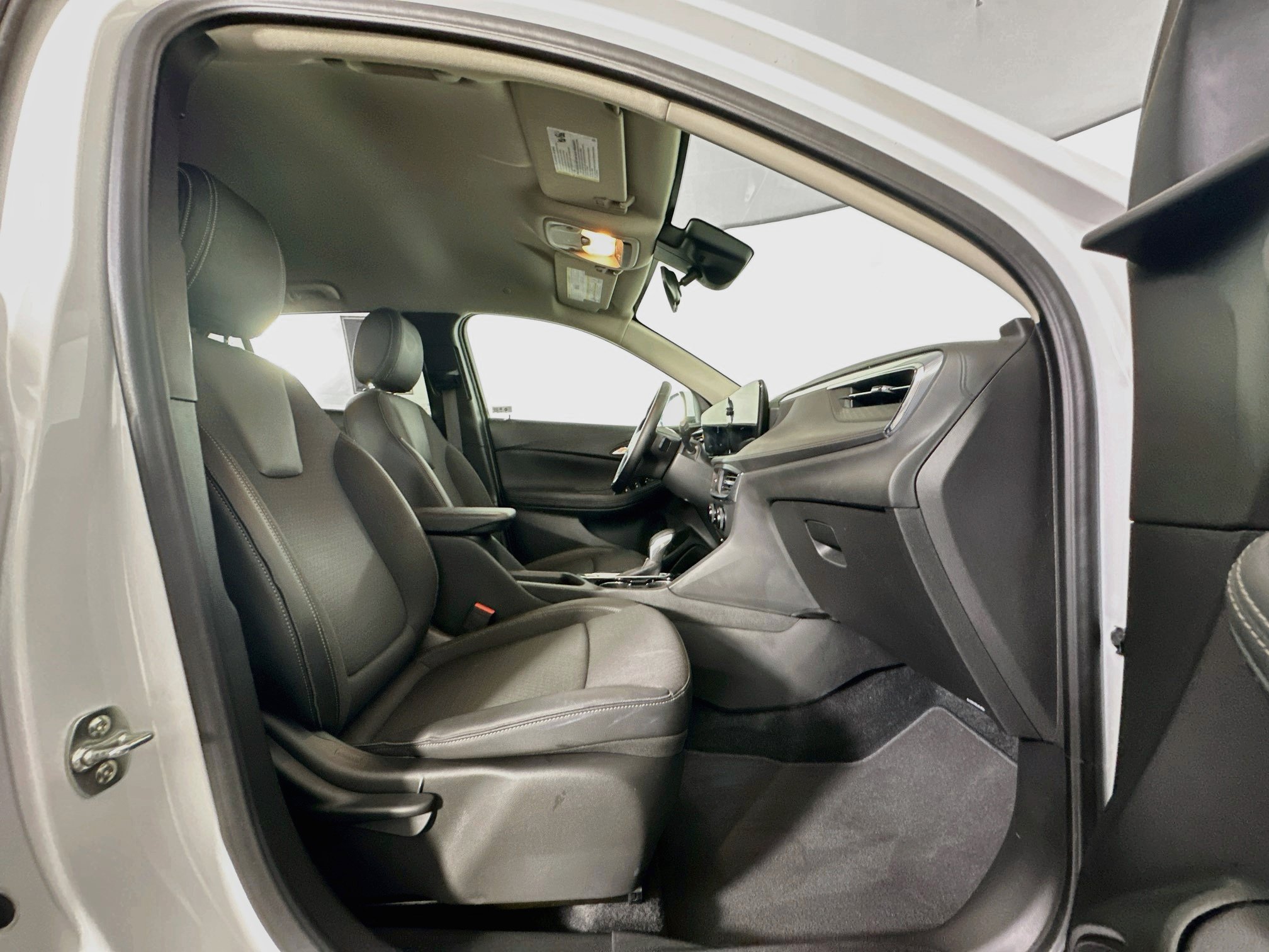 Used 2025 Buick Encore GX Preferred w/ Advanced Technology Package FWD image 30