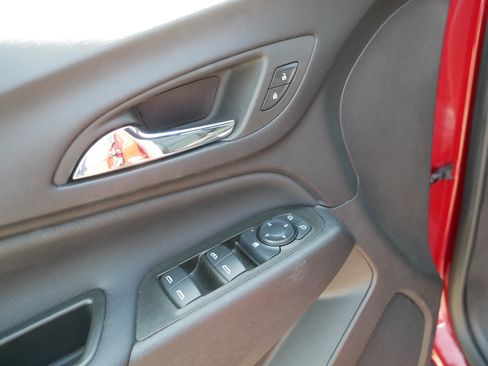 Used 2024 Chevrolet Equinox RS w/ RS Leather Package AWD/4WD image 19