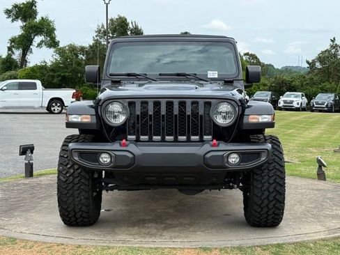 Used 2023 Jeep Gladiator Rubicon w/ Cold Weather Group AWD/4WD image 2