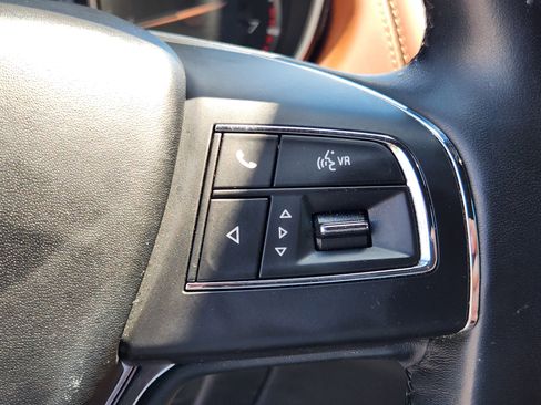 Used 2019 Maserati Levante GranLusso AWD/4WD image 23