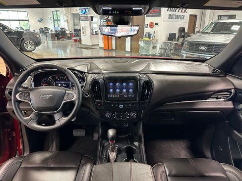 Used 2023 Chevrolet Traverse RS image 16