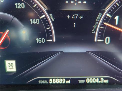 Used 2019 BMW 750i w/ M Sport Package image 9