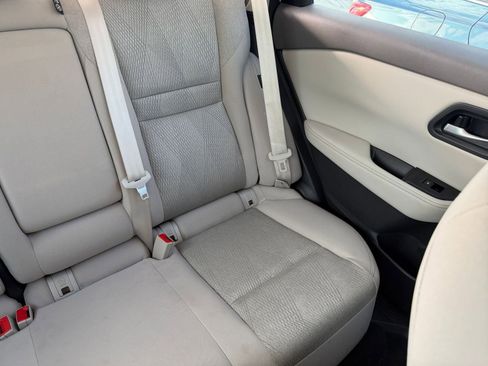 Used 2025 Nissan Rogue SV image 38