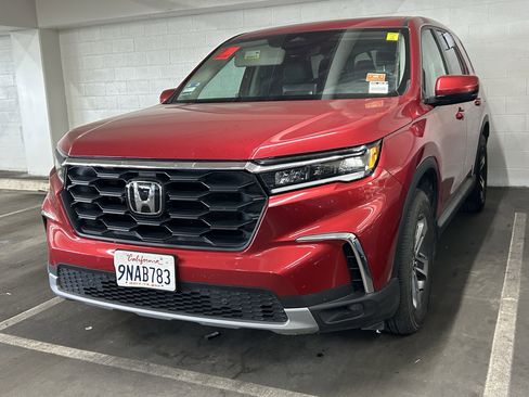 Used 2025 Honda Pilot EX-L image 2