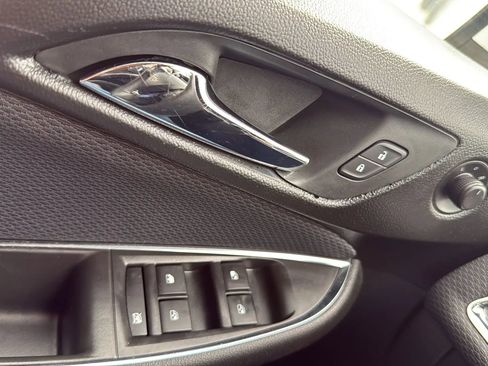 Used 2019 Chevrolet Cruze LT w/ Convenience Package image 22