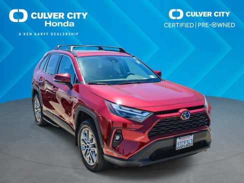 Used 2025 Toyota RAV4 XLE Premium FWD image 1