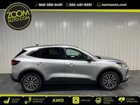 Used 2023 Ford Escape Active w/ Tech Pack #1 AWD/4WD image 1