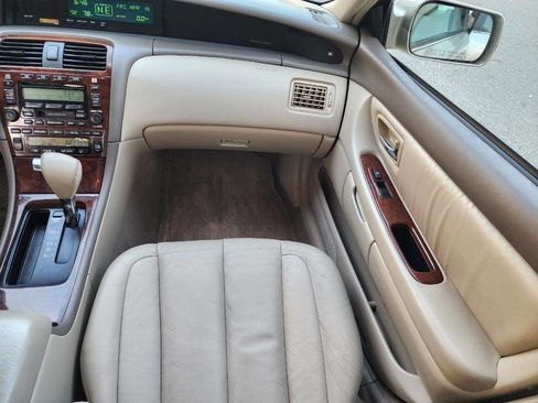 Used 2003 Toyota Avalon XLS image 19
