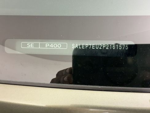 Used 2023 Land Rover Defender 110 SE image 17