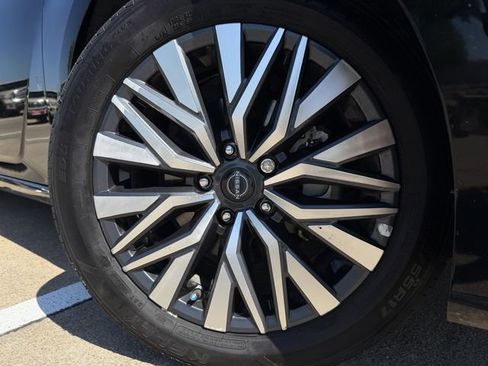 Used 2024 Nissan Altima 2.5 SV FWD image 10